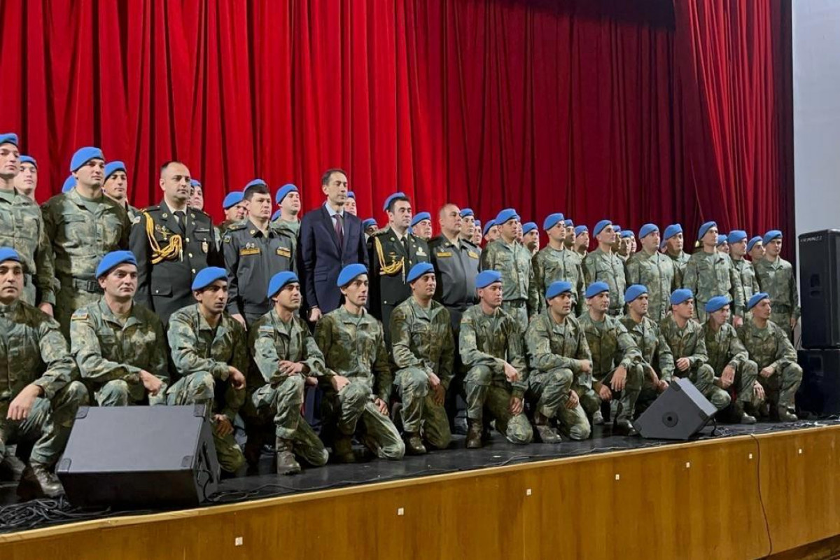 Səfirimiz paradda iştirak edəcək hərbçilərlə görüşdü - FOTO