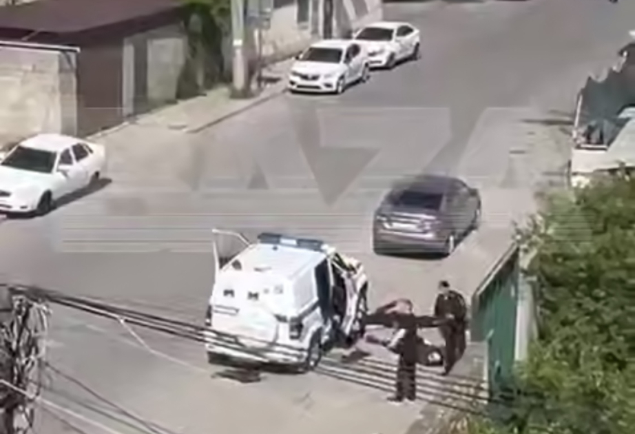 Silahlı hücum nəticəsində iki polis həlak oldu