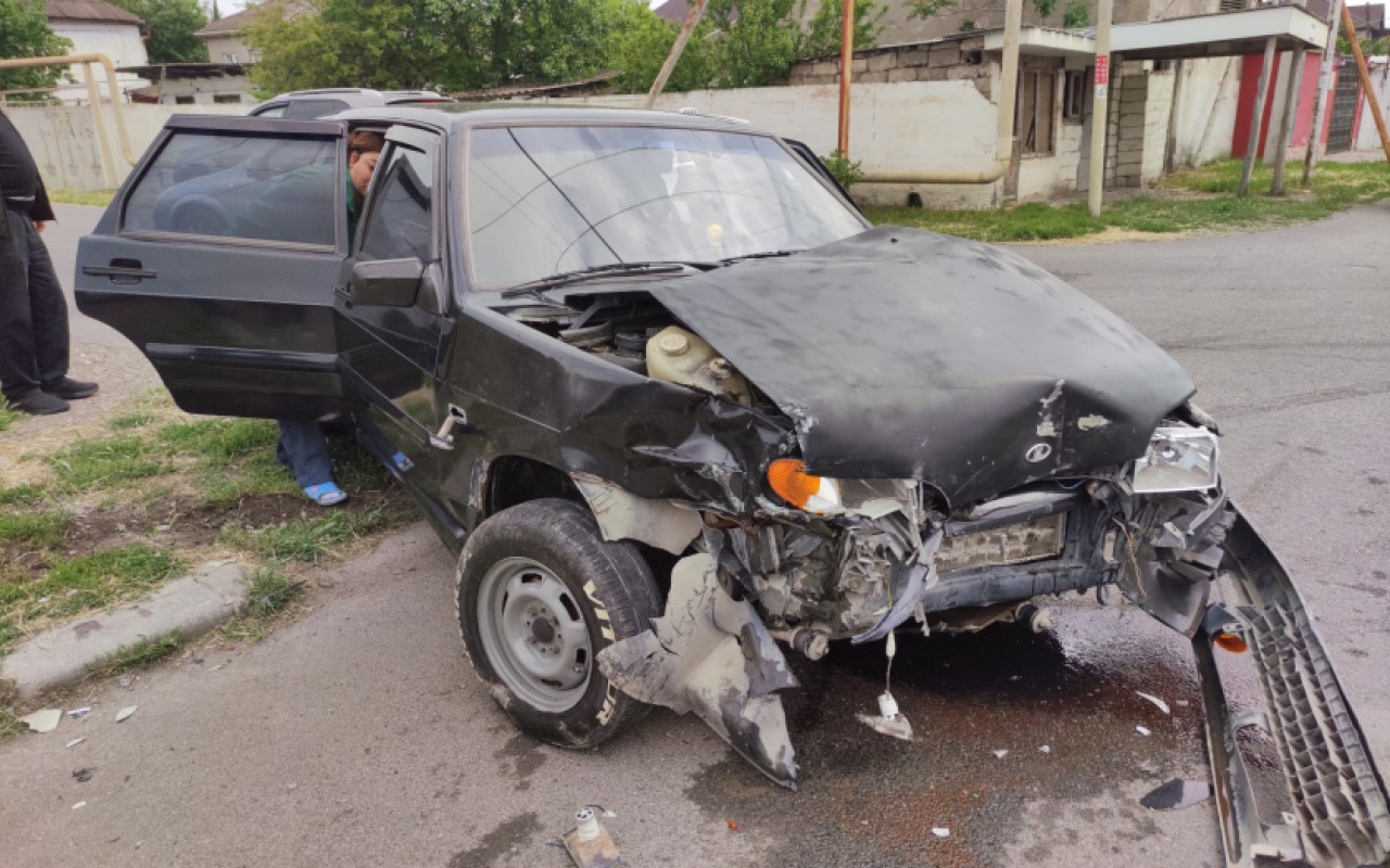 "VAZ"la "Kia" toqquşdu - Xəsarət alanlar var