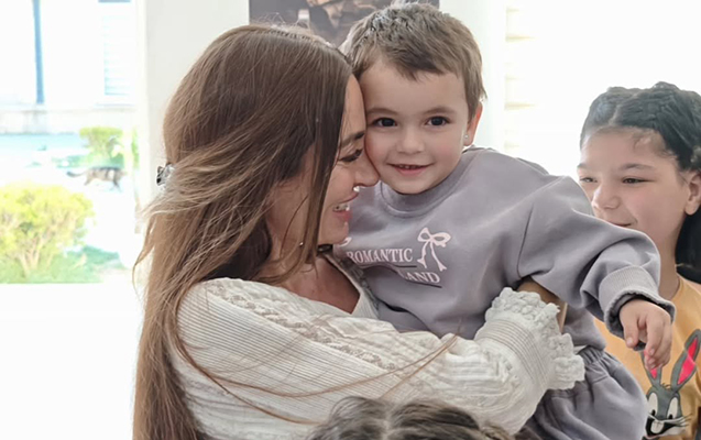 Arzu Əliyeva uşaqlarla bir arada- 