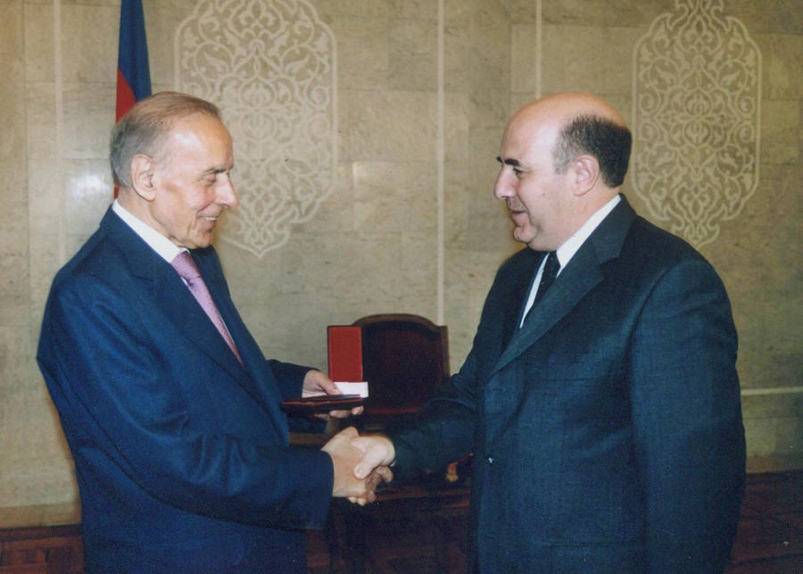 Müstəqil Azərbaycan səhiyyəsinin MEMARI