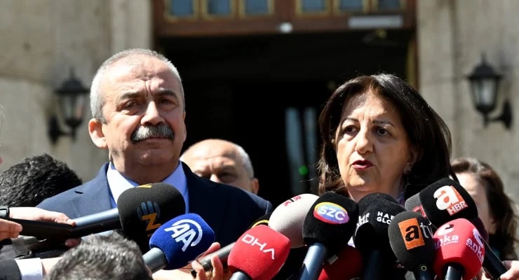 Pərvin Buldan İtaliyada qəzaya düşdü
