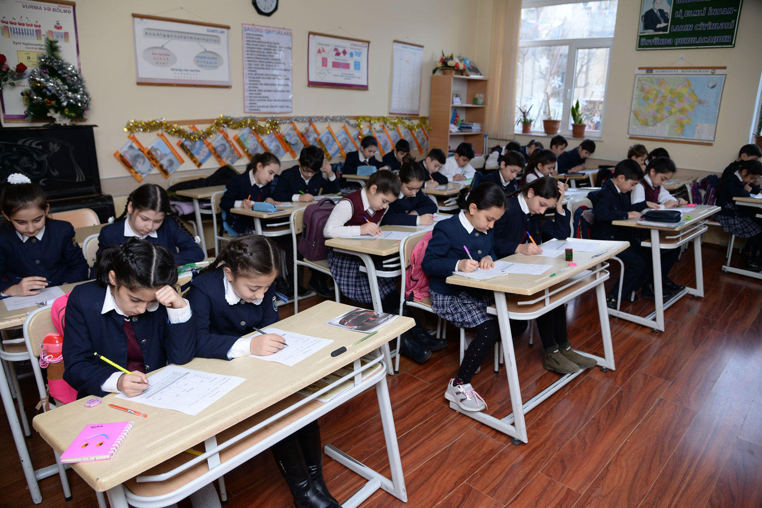 Məktəblərdə monitorinq başlayır: 310 mindən çox şagird