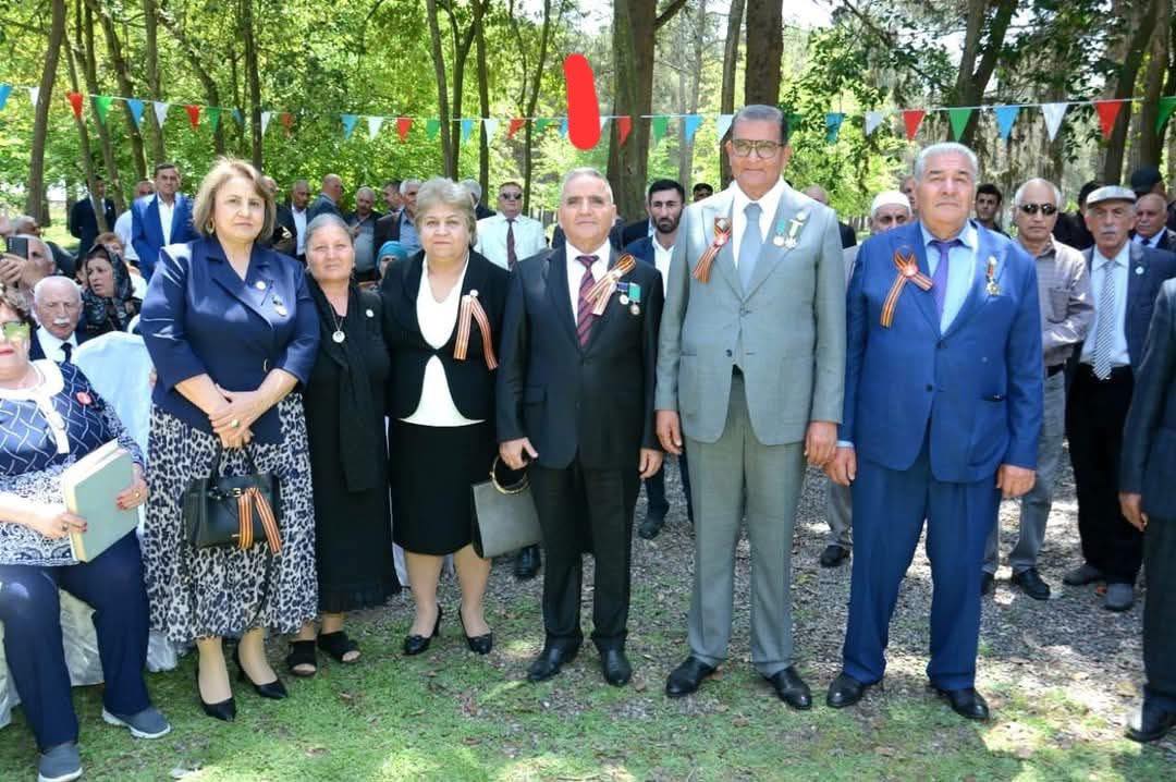 İmişli Ağsaqqallar Şurasının yeni sədri də “Georgi lenti” taxıbmış - FOTO