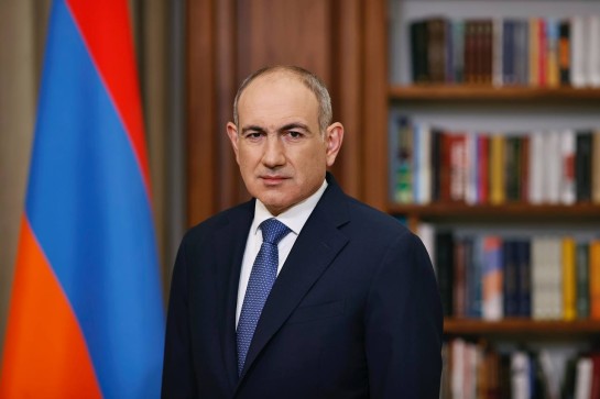 Paşinyan Albaniyaya getdi