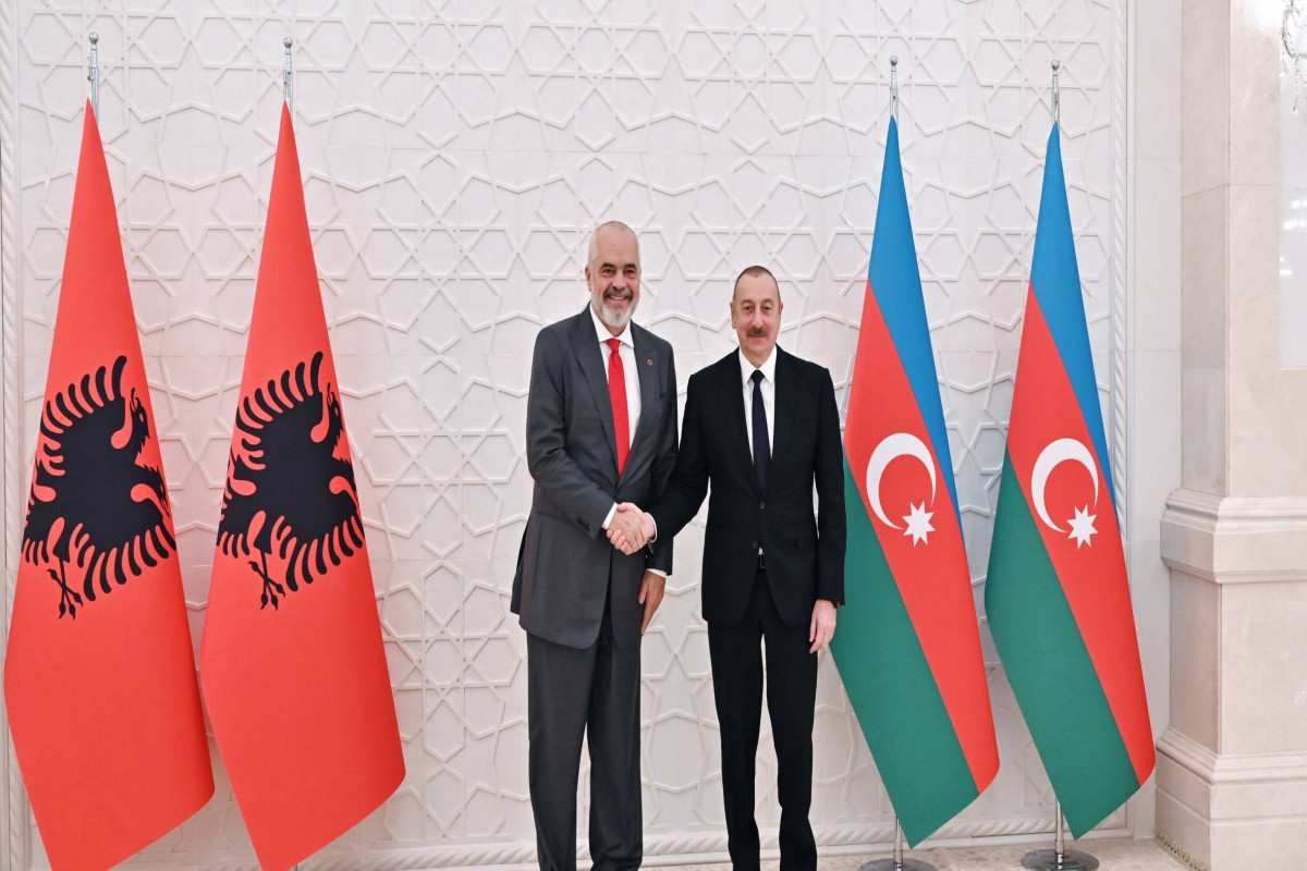 İlham Əliyev Albaniya Prezidentini təbrik etdi