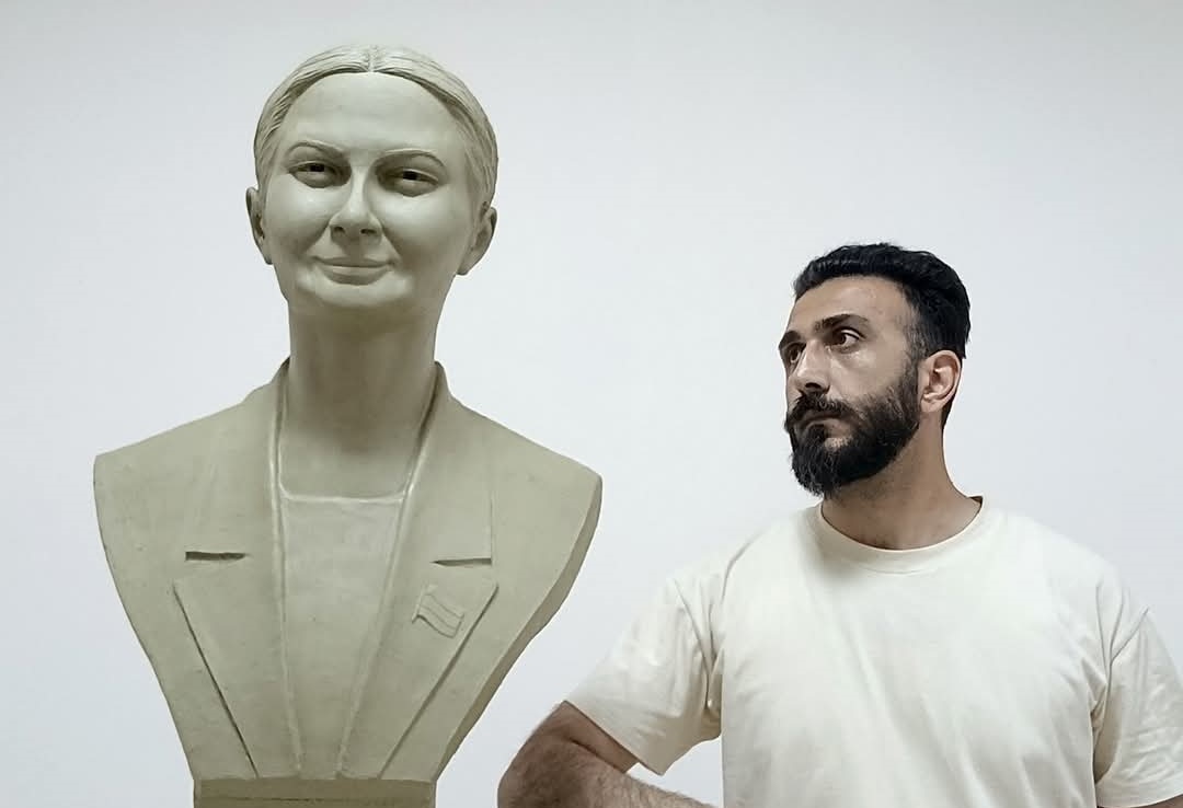Qənirə Paşayevanın büstünü hazırlayan heykəltaraş: "Yaradıcılığımda rolu böyükdür"