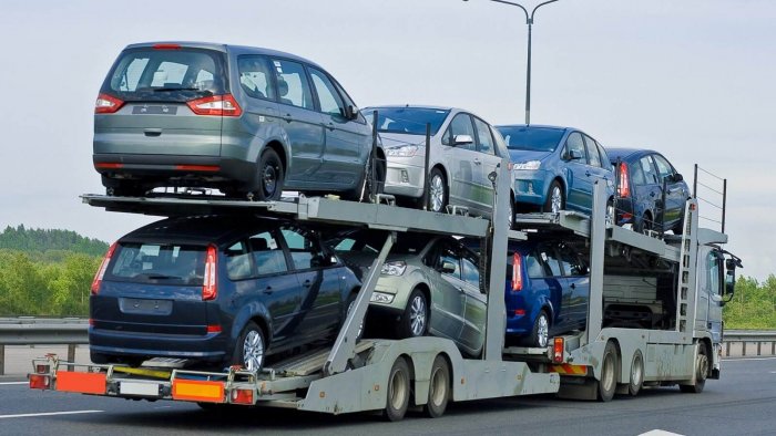 Avtomobil idxalı 600 milyon dolları keçdi – Elektrik və hibrid maşınlara maraq artır