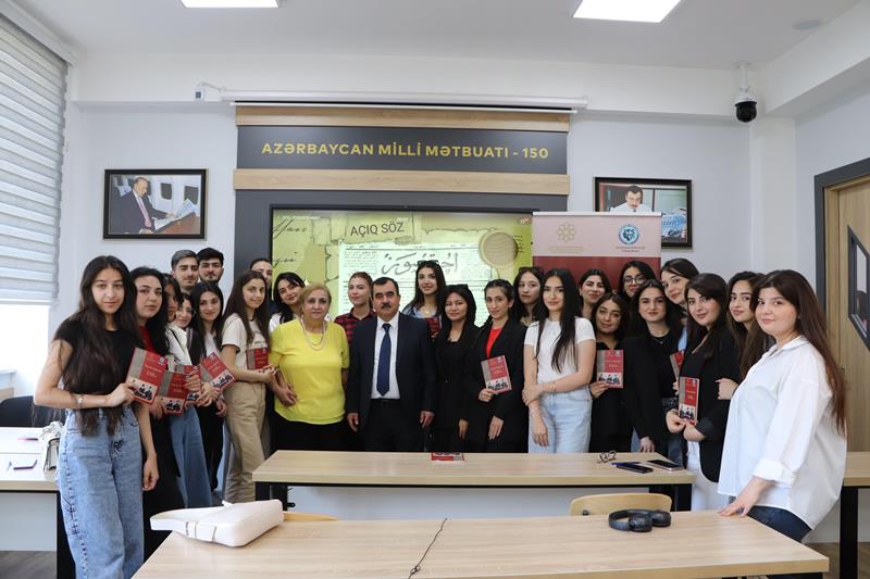 “Turan işığında 150 il” - Əməkdar jurnalist tələbələrlə görüşdü - FOTO