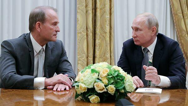 Putinin xaç atası da "qara siyahı"ya salındı