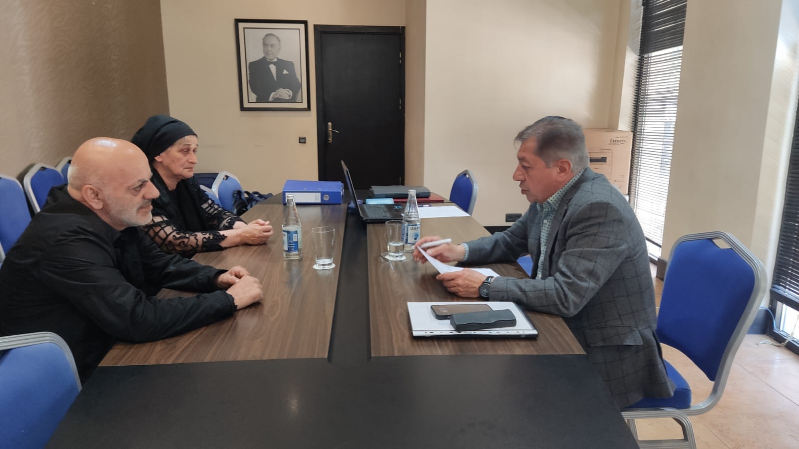 Cavanşir Feyziyev seçiciləri dinlədi - FOTOLAR