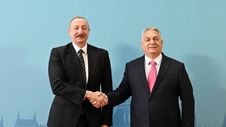 Prezidentin Macarıstan səfərindən GÖRÜNTÜLƏR