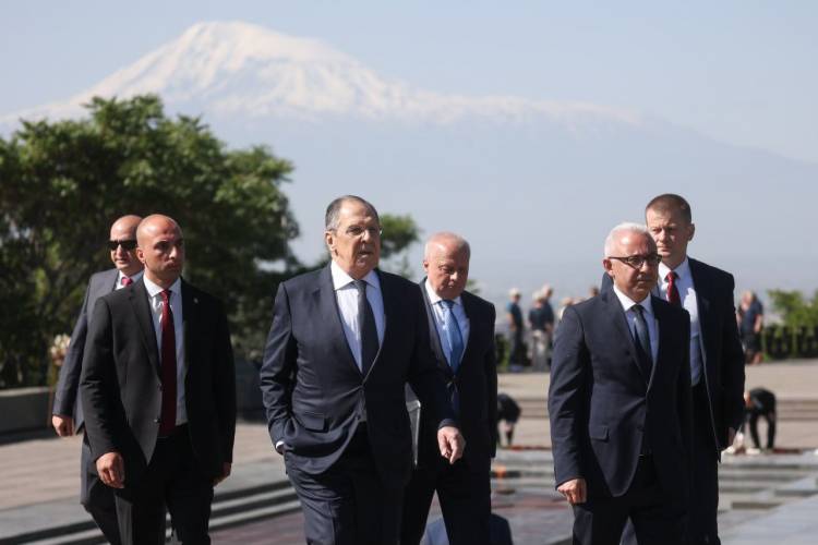 Lavrov niyə “erməni soyqırımı” abidəsini ziyarət etmədi? - İrəvanda müzakirə
