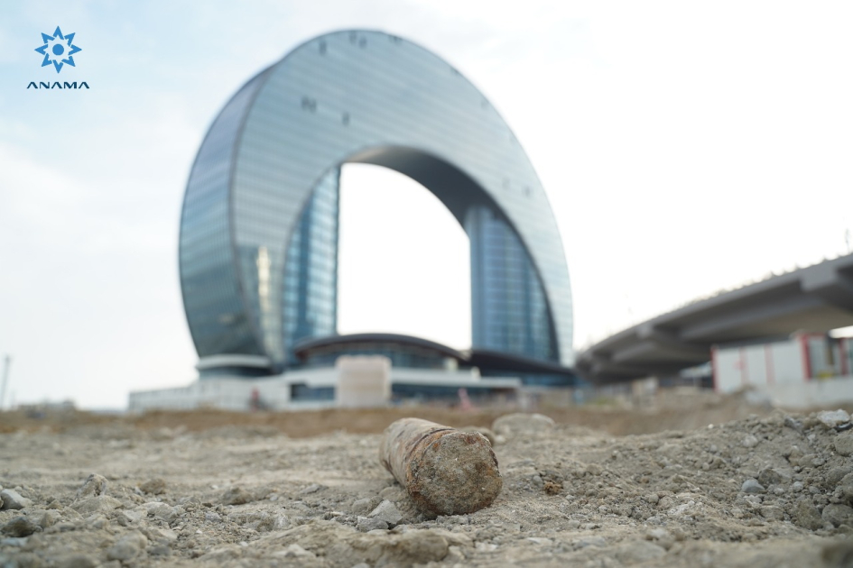 "Port Baku" ərazisində top mərmisi tapıldı - FOTO