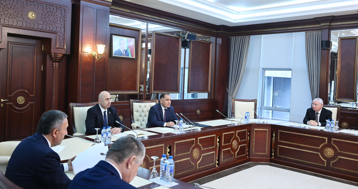 Parlamentdə büdcənin icrası müzakirə edilir