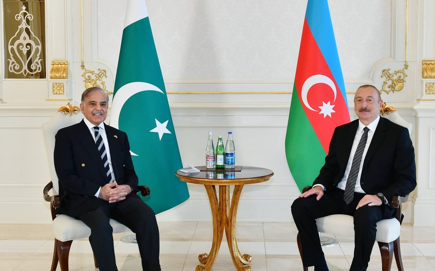 Şahbaz Şərif İlham Əliyevi təbrik etdi