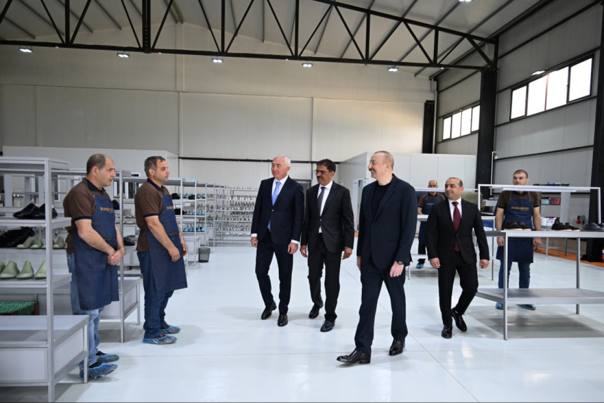 Prezident ayaqqabı fabrikinin AÇILIŞINDA