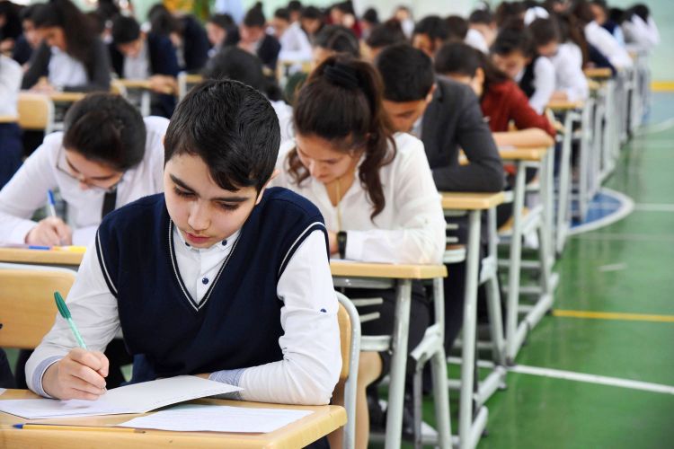 Lisey və gimnaziyalara yalnız 6-cı siniflər qəbul ediləcək - Şagird və valideynlər NARAHATDIR