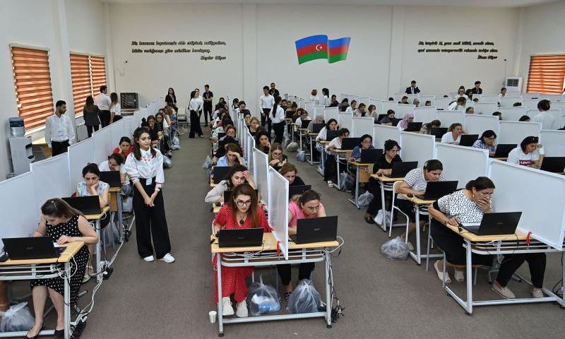 Deputat sertifikasiyadan danışdı: 