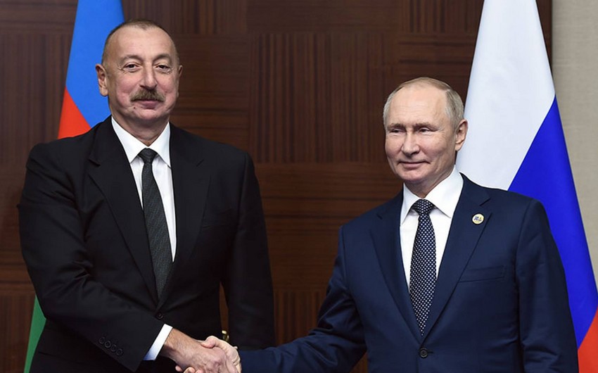 Putin İlham Əliyevi TƏBRİK ETDİ