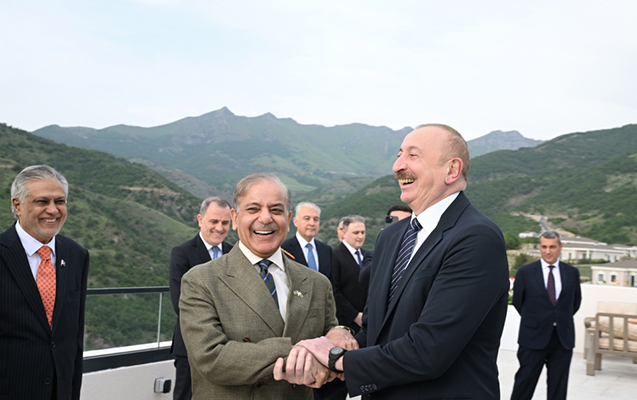"Yaşasın Pakistan-Azərbaycan dostluğu!"