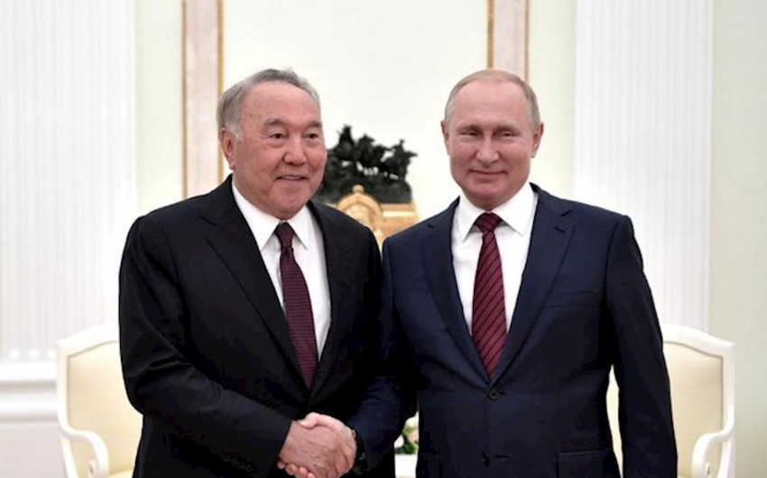 Putin Nazarbayevlə görüşdü