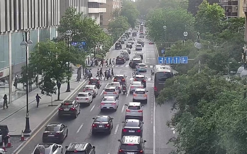 İş həftəsi tıxacla başladı