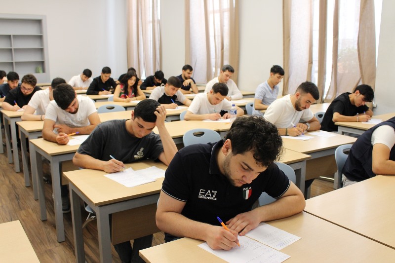Hansı universitetdə yay imtahanları yaxşı təşkil olunub?