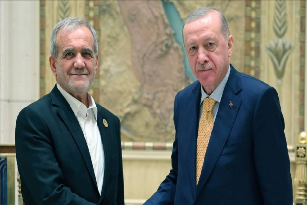 Ərdoğan Pezeşkianla danışdı