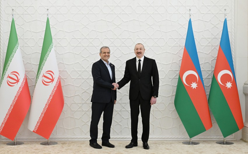 İlham Əliyev Pezeşkianla DANIŞDI 