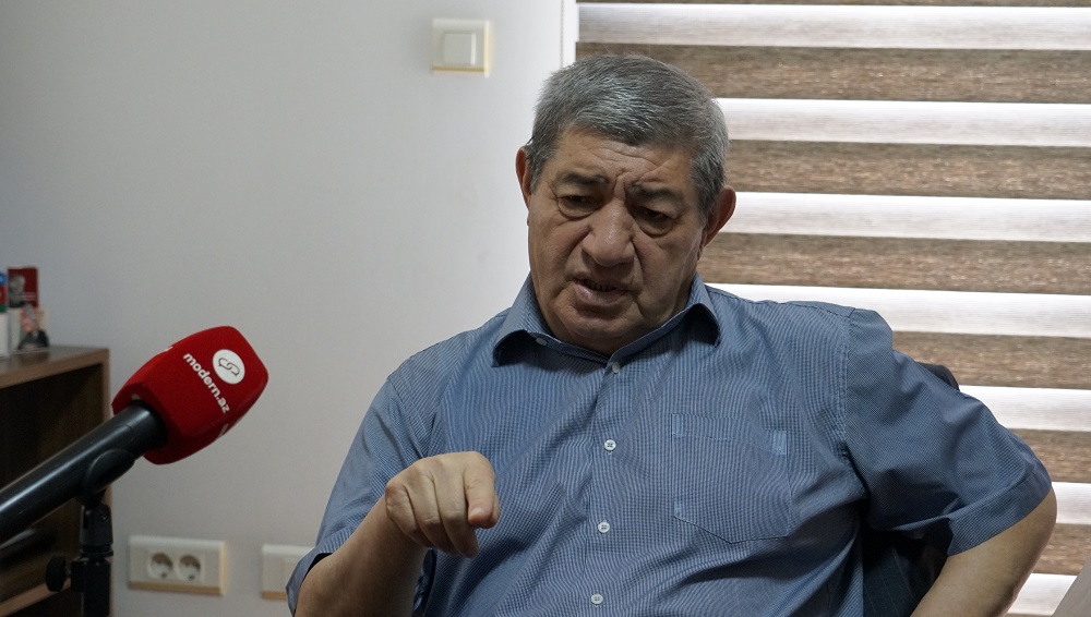 Bəzi yazıçılarımız “ki” şəkilçisi ilə bağlayıcısını ayıra bilməyəcək - Nizami Cəfərov