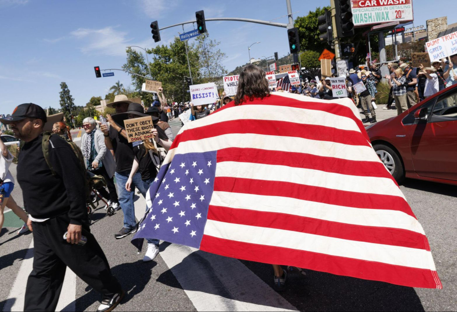 Boston da ayağa qalxdı - Amerikanı etirazlar bürüyüb