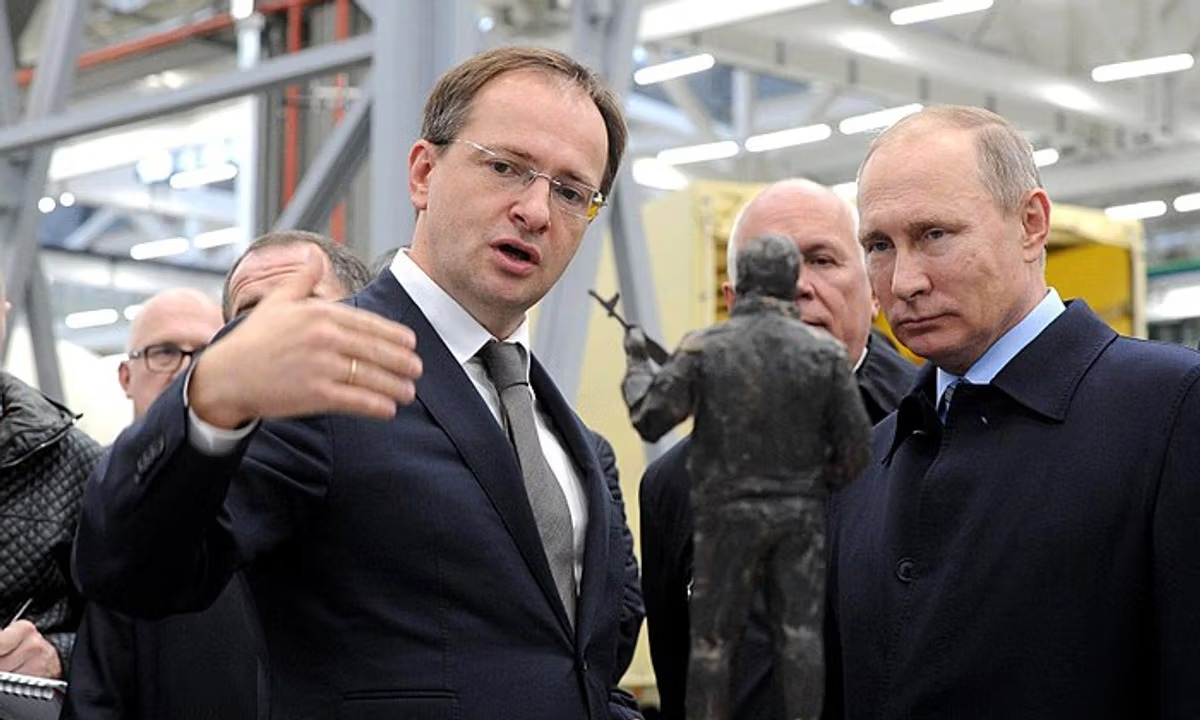 Putinin köməkçisini Azərbaycan əleyhinə kim danışdırır?