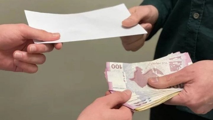 Oğlunu həbsdən azad emək üçün 22 min verdi, aldadıldı 