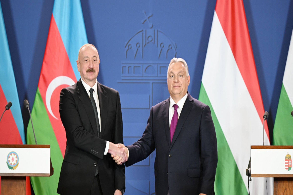 Viktor Orban İlham Əliyevi təbrik etdi