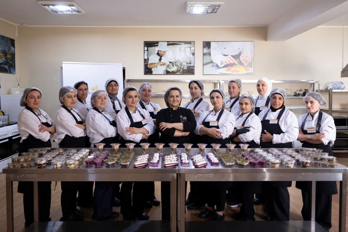 Şəhid və müharibədə yaralananların ailə üzvləri üçün peşə təlimləri davam etdirilir - FOTO