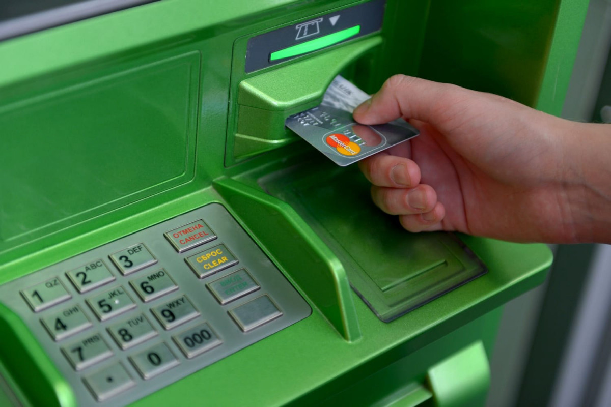 Bank kartlarından oğurluq edildi - MƏBLƏĞ