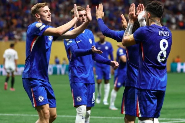“Çelsi” Dünya Çempionatına qələbə ilə başladı