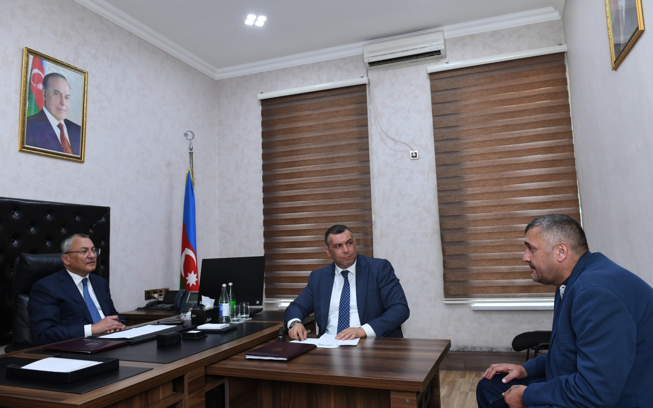 Rövşən Rzayev vətəndaşların müraciətlərini dinlədi - FOTOLAR