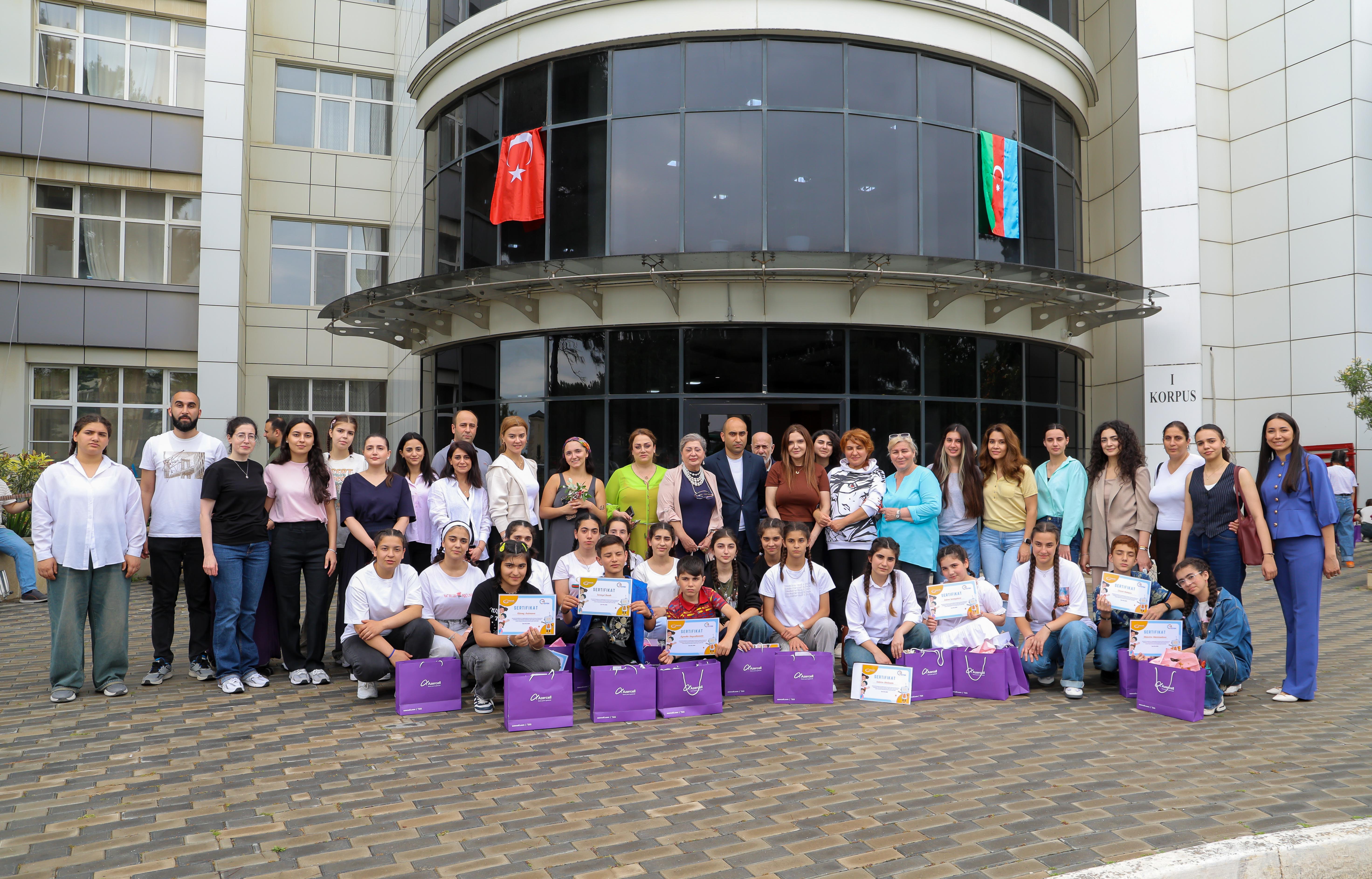 Azercell diqqət və qayğıya ehtiyacı olan iki nəsli bir araya gətirdi