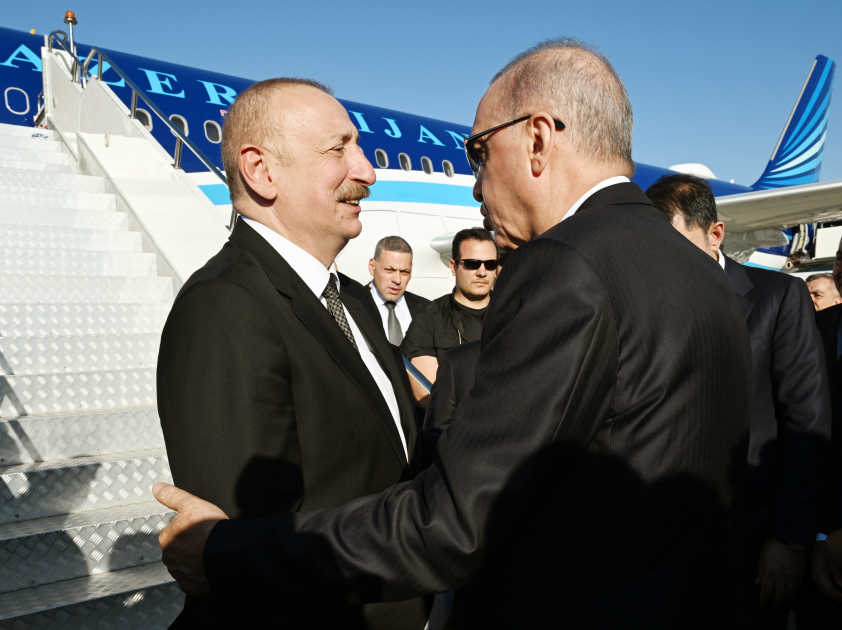 İlham Əliyevin Türkiyəyə səfəri başa çatdı