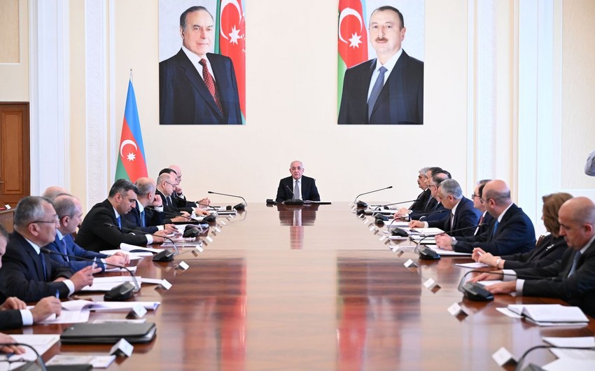 Əli Əsədov iclası keçirdi