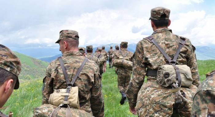 Ermənistanda ehtiyatda olanlar təlimə çağırıldı