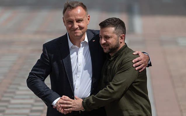 Zelenski Polşa Prezidentini təltif etdi