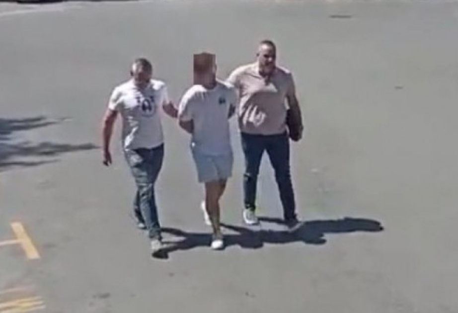 Belqradda əhali ayağa qalxdı - Həbs olunanlar var