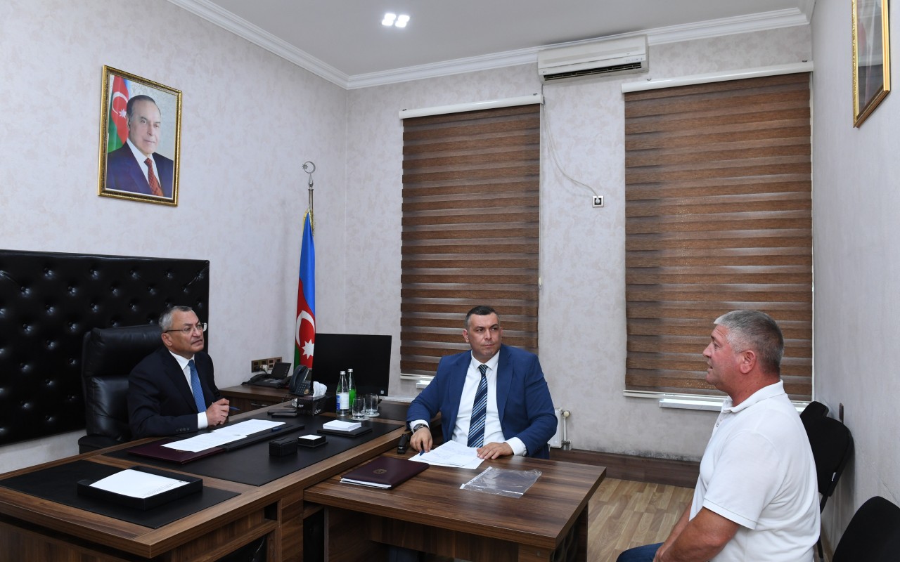Rövşən Rzayev vətəndaşların növbəti qəbulunu keçirib - FOTOLAR