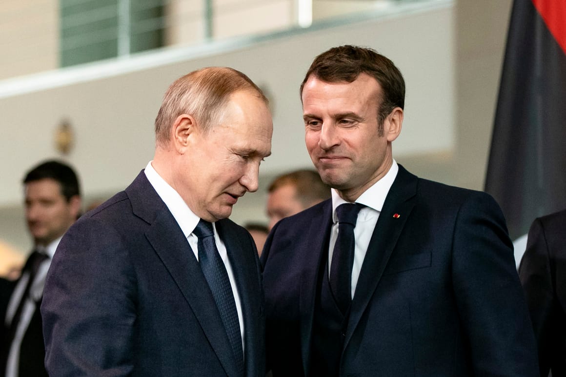 Putinlə Makron danışıqlar apardı