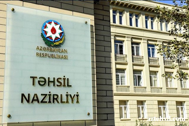 Nazirlikdən rusdilli məktəblərlə bağlı xəbərlərə REAKSİYA