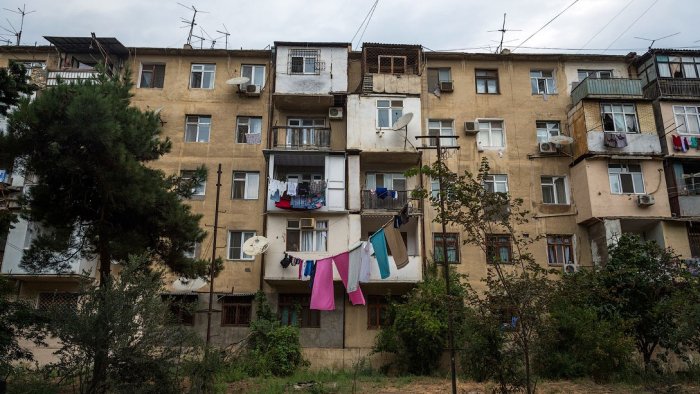 Köçkünlərin yaşadığı 185 mənzil əsl sahiblərinə qaytarıldı - RƏSMİ
