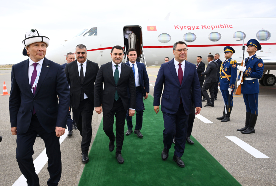 Qırğızıstan Prezidenti Füzuliyə gəldi